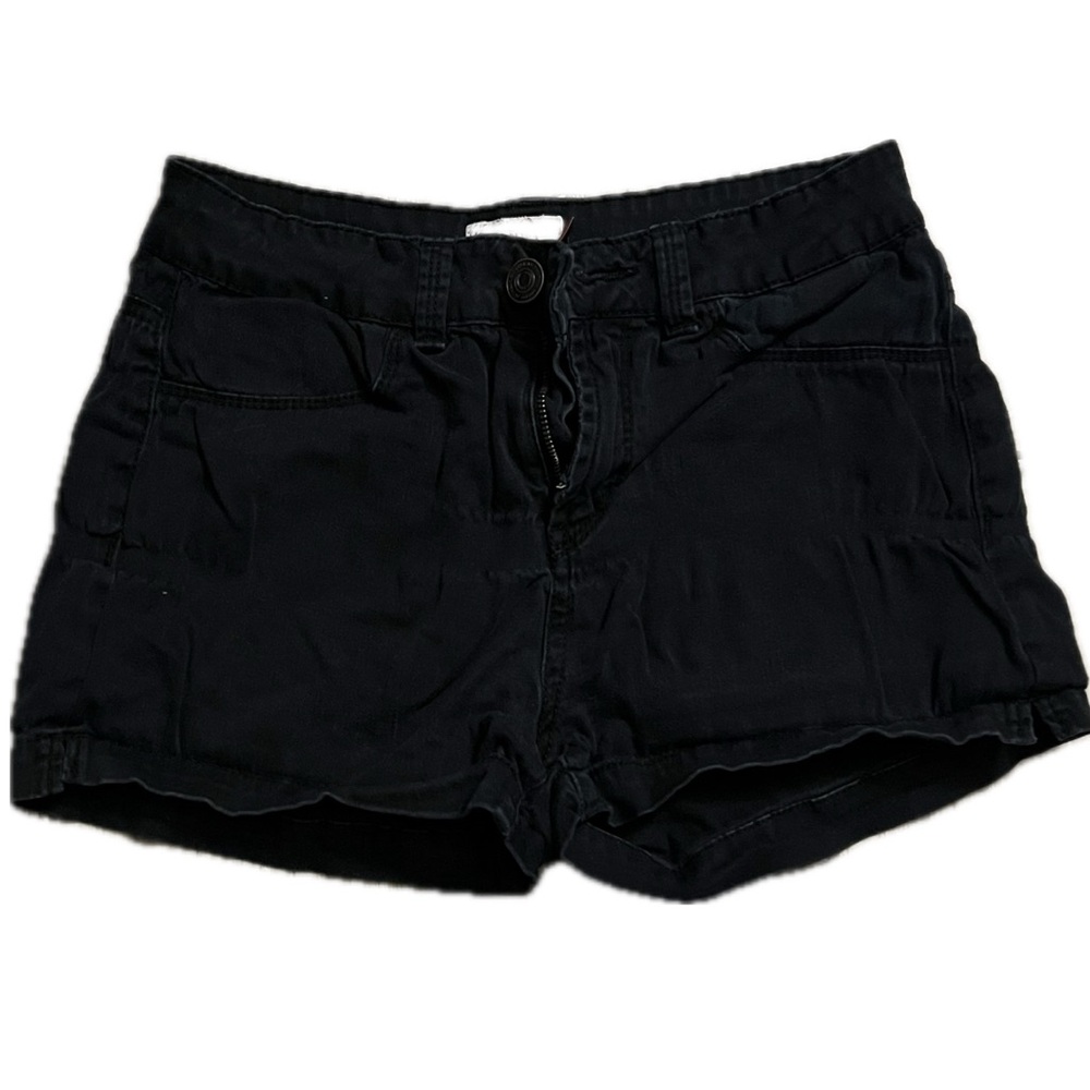 size 6 Kohl’s black shorts